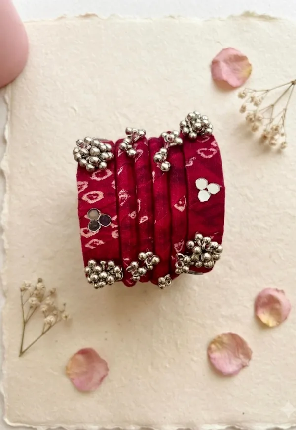 Red_Blue_Yellow_Pink_Cotton_Bandhani_Bangle_For_Women