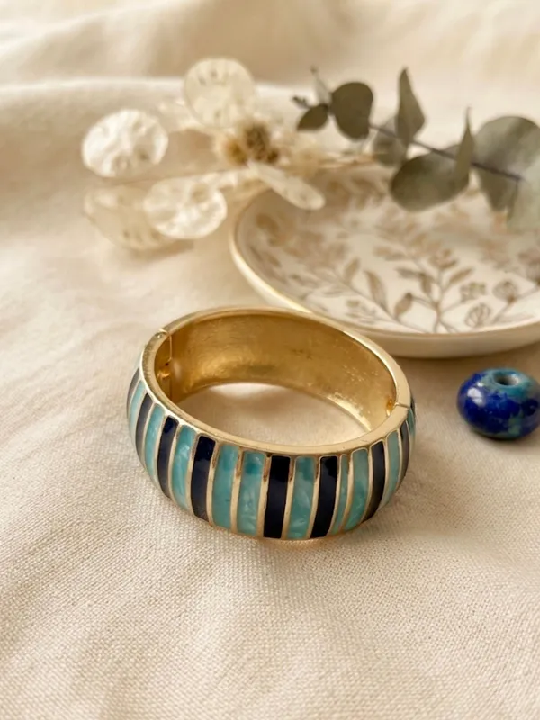 Oceanic_Ribbon_Enamel_Openable_Bangle