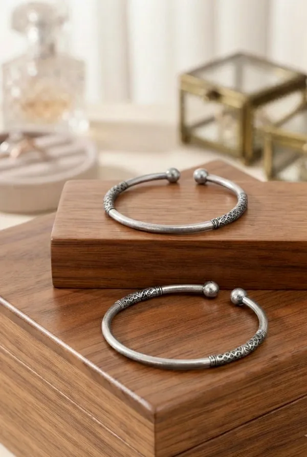 Silver_Alloy_Oxidized_Kada_Set_Of_2_For_Women