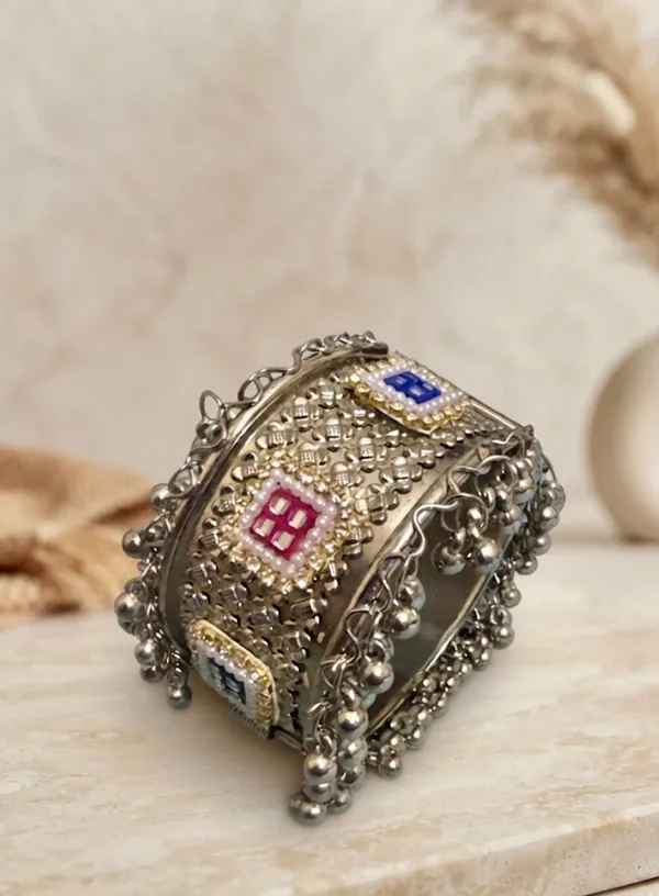 Oxidised_Pearl_Detailing_Openable_Kada