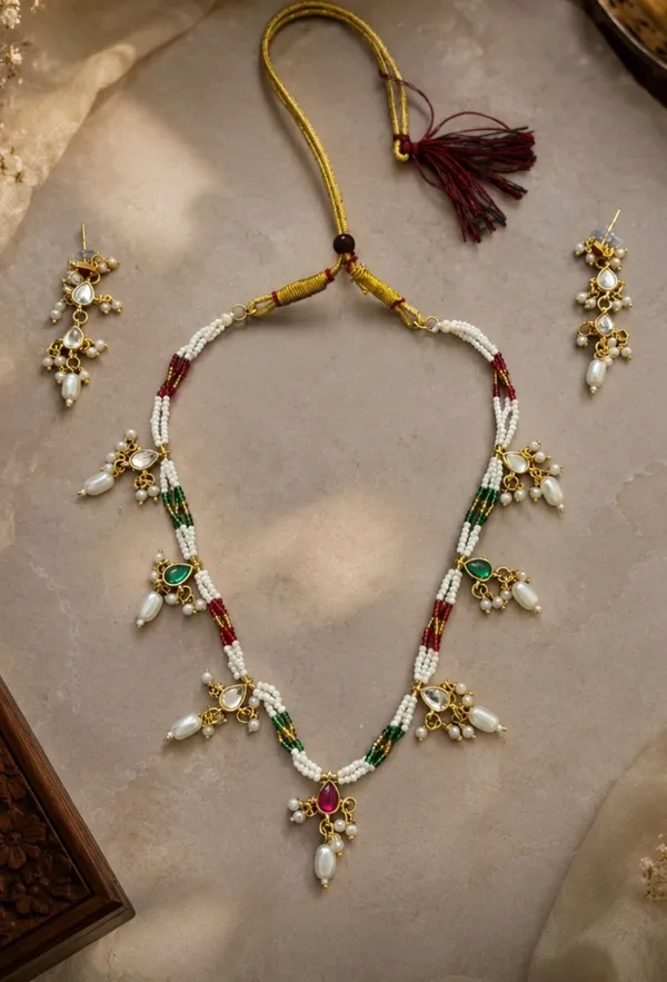 Gold-Plated_Kundan_and_Seed_Pearl_light_weight_neacklace_set
