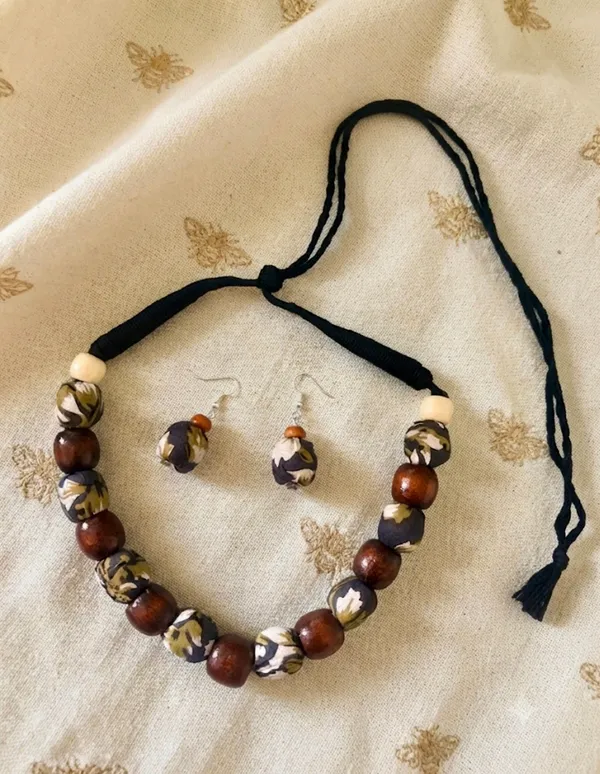 Multicolor_Wood_Necklace_For_Women