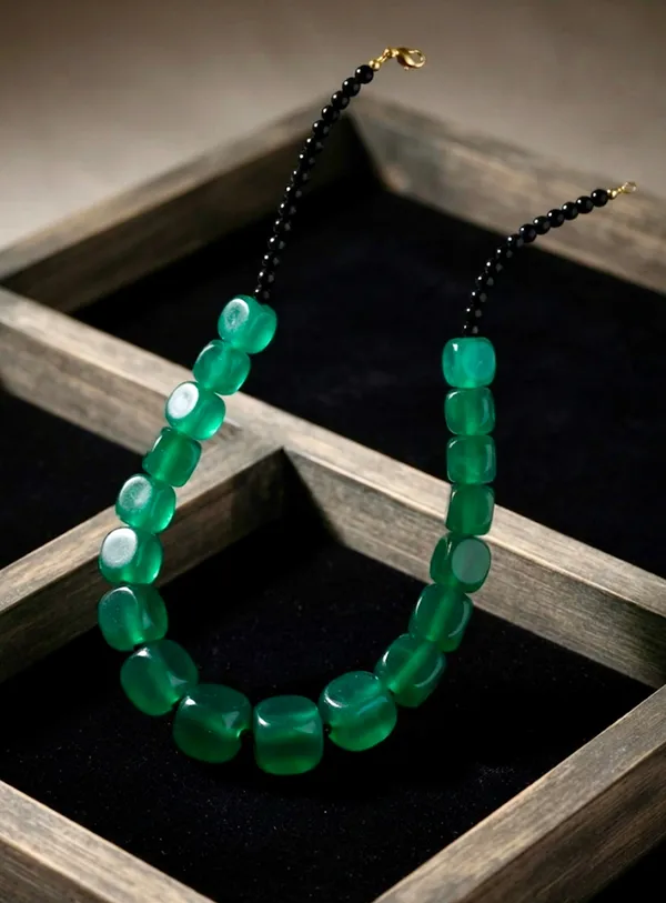 Emerald_Green_Chunky_Resin_Cube_Statement_Necklace.