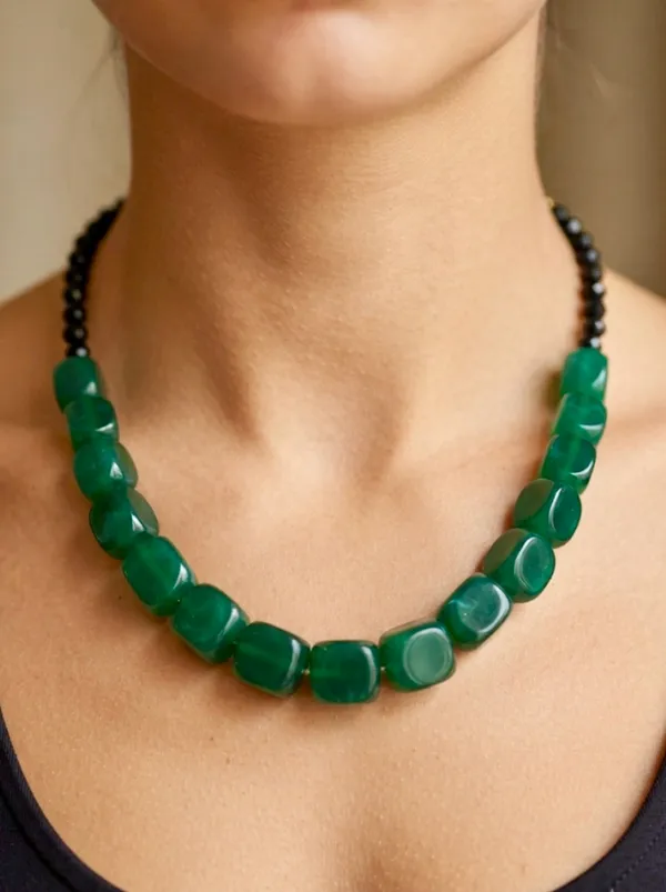 Green_Resin_Chunky_Cube_Statement_Necklace_For_Women