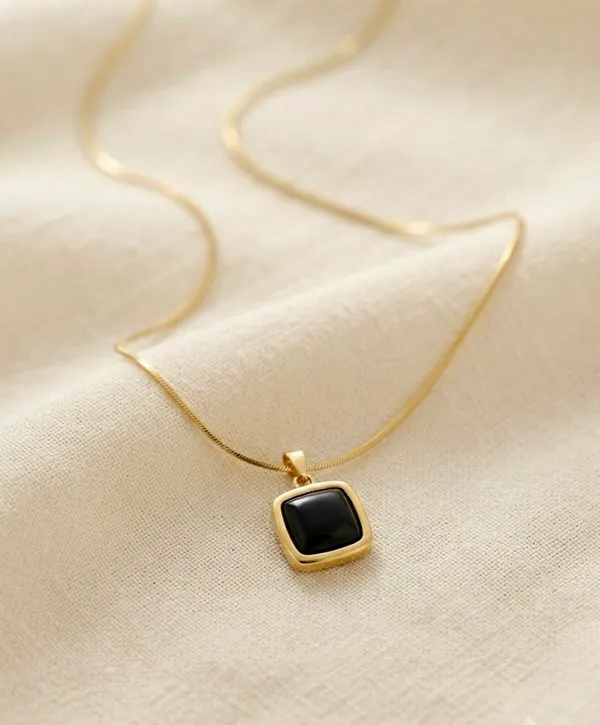 Puffy_Square_Cushion_Pendant