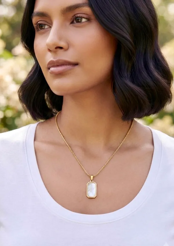 Mother-of-Pearl_Rectangular_Tag_Pendant_Chain