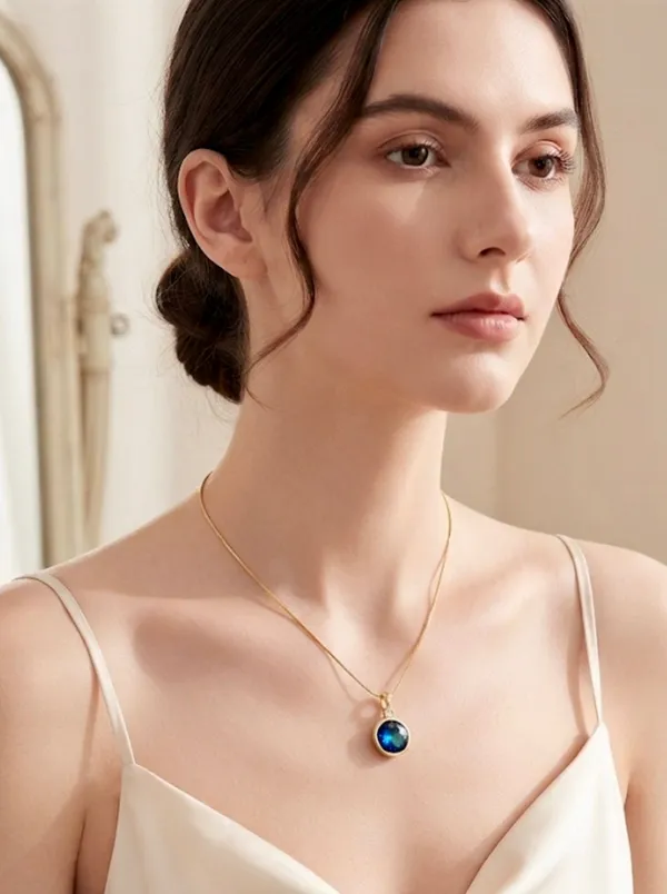 Crystal_Solitaire_Chain_With_Coloured_Solitaire