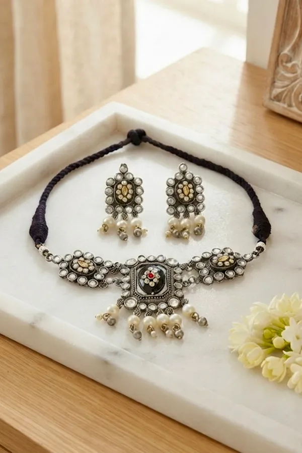 Silver_Alloy_Oxidised_Kundan_Pearl_Choker_Necklace_Set_For_Women