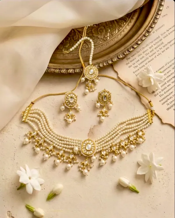 The_Mumtaz_Multi-Strand_Seed_Pearl_&_Kundan_Choker_Set
