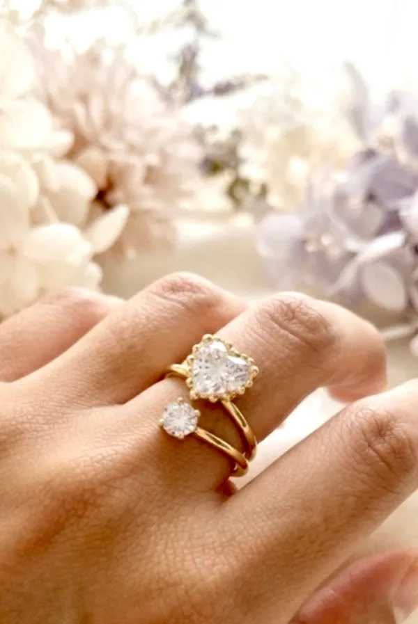 Sweetheart_Orbit_Ring