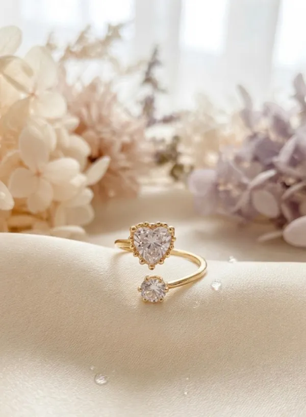 Sweetheart_Orbit_Ring