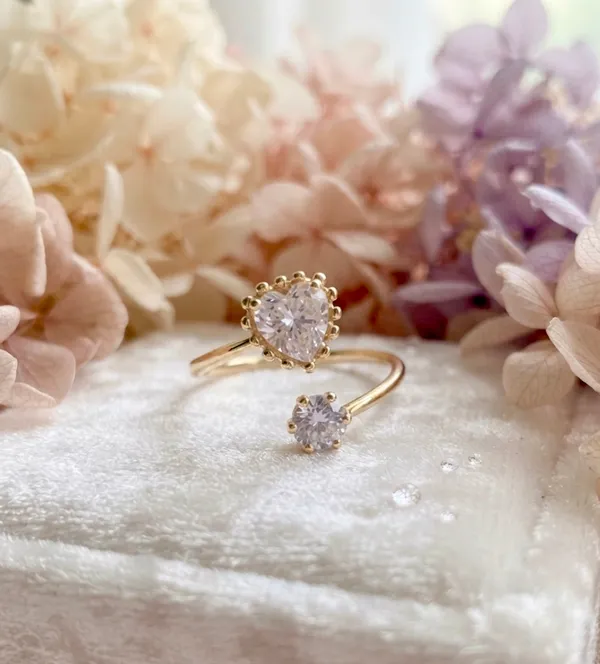 Sweetheart_Orbit_Ring