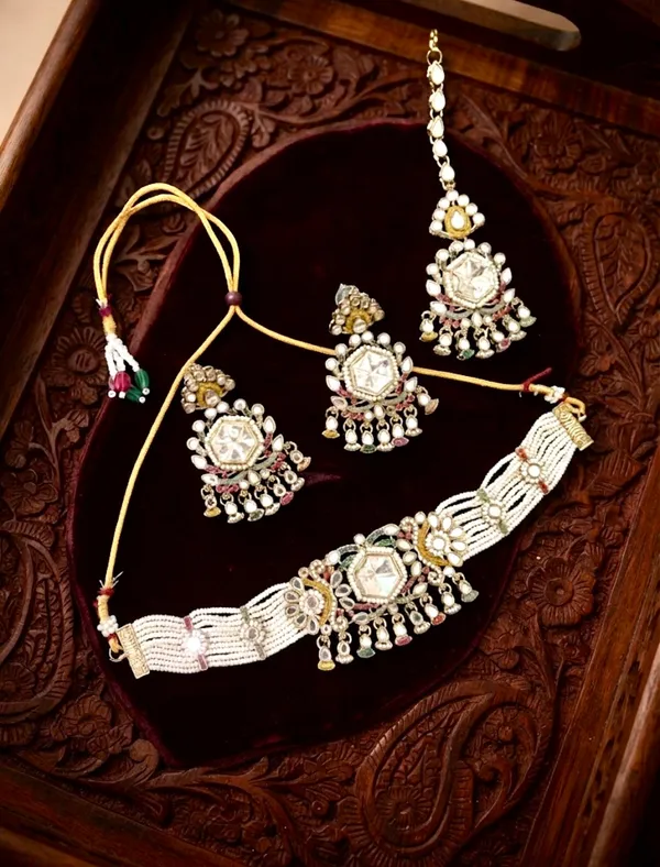 White_Pearl_Multi_Strand_Kundan_Choker_Necklace_For_Women