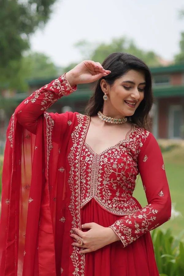 khodal_Flared/A-line_Gown_(Red)