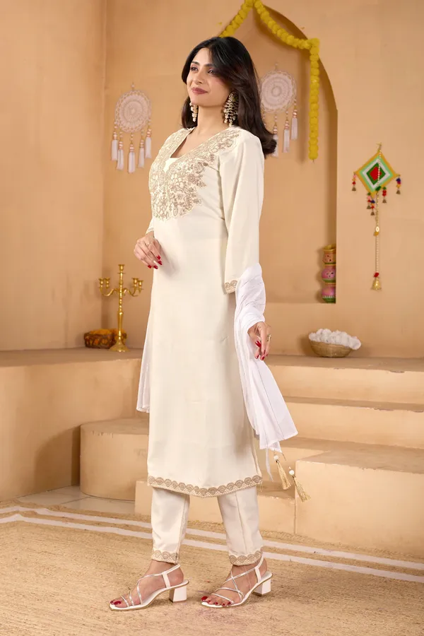 khodal_Solid_Kurta,_Trouser/Pant_&_Dupatta_Set_()