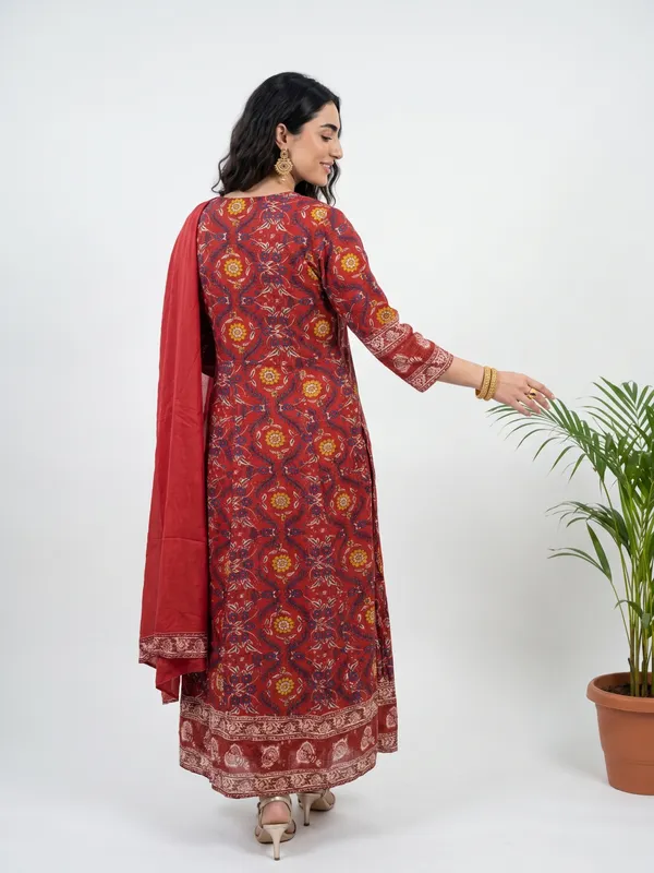 Red_Cotton_Printed_Straight_Kurta_Pant_Dupatta_Set_For_Women
