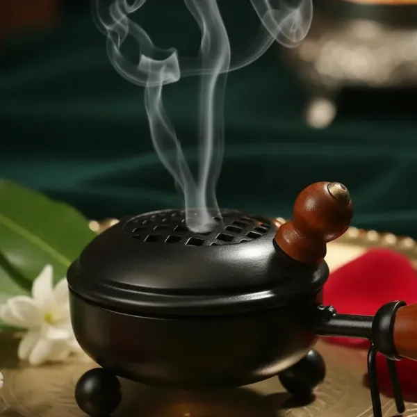Iron_Traditional_Round_Loban_Dhoop_Dani_Incense_Burner_With_Wooden_Handle