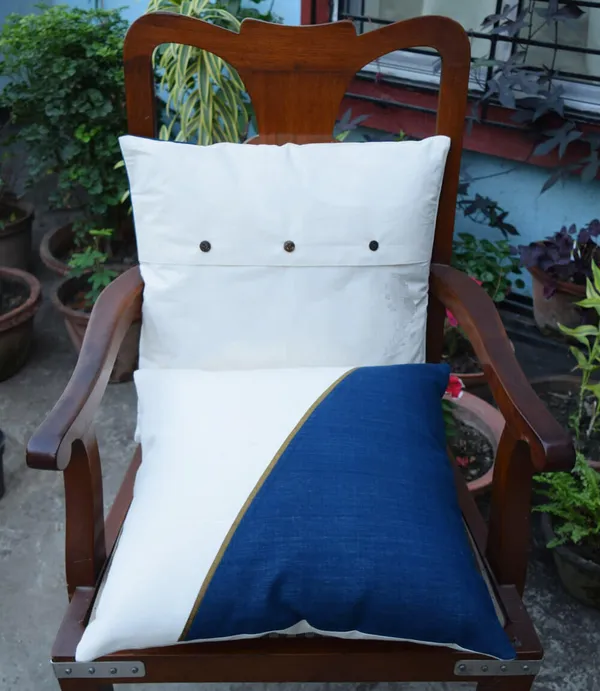 Indigo_&_Cream_Malkha_Cushion_Covers(Set_Of_2)|16"X16"