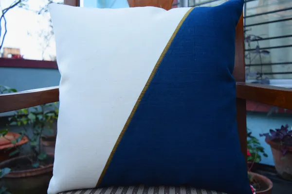 Indigo_&_Cream_Malkha_Cushion_Covers(Set_Of_2)|16"X16"