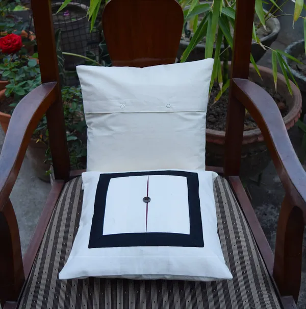 Black_&_Cream_Malkha_Cushion_Covers(Set_Of_2)|_12"X12"