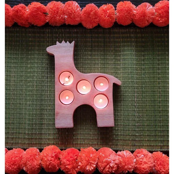 Giraffe_Shaped_Wooden_Tealight_Candle_Holder|_Ideal_Hamper_Pack_Box|_Home_Décor_Items|_Handcrafted_Neem_Wood_Holder_With_5_Tealights