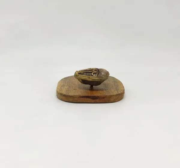 Decorative_Abstract_Handcrafted_Wooden-Brass-River_Pebble_Wall_Mounted_Hook