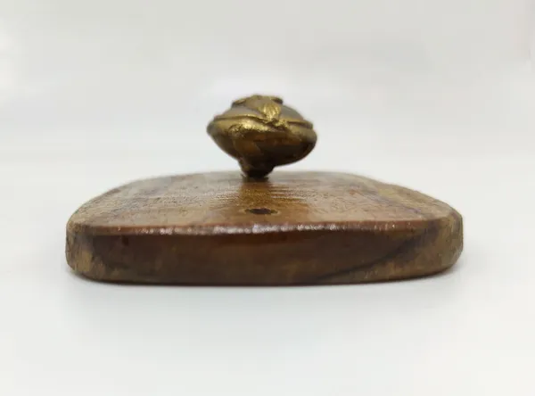 Decorative_Leaf_Handcrafted_Wooden-Brass-River_Pebble_Wall_Mounted_Hook