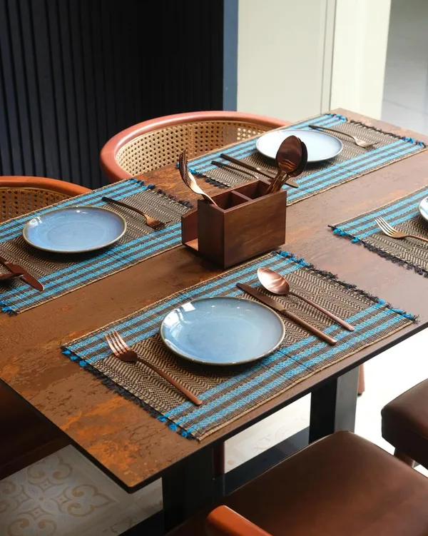 Set_Of_6_Madurkathi_Placemats_–_Handwoven_Natural_River_Grass_Dining_Mats,_Heat-Resistant_&_Eco-Friendly,_Rustic_Twig_&_Thread_Design,_Gi-Tagged_Artisan_Craft(Black-Blue)|12"/18"