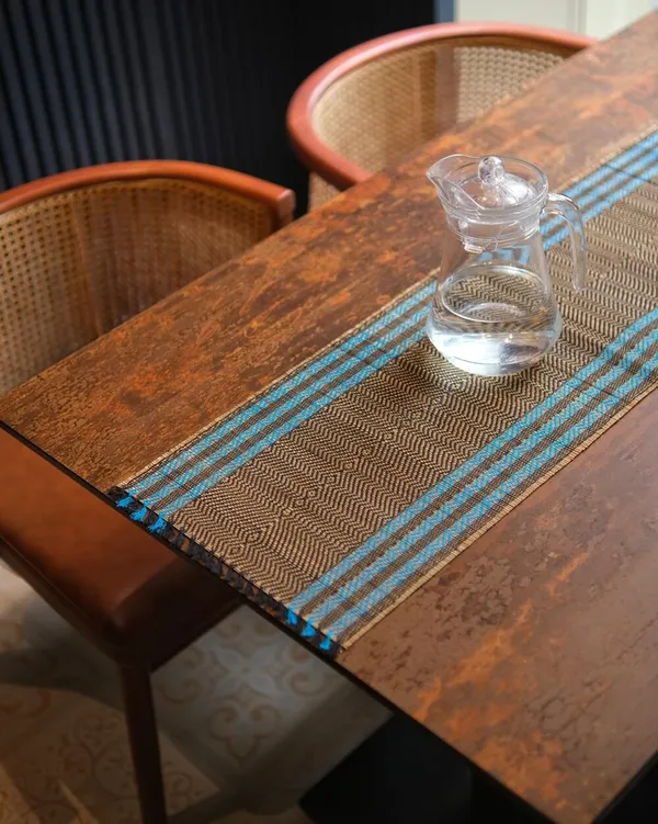 Madurkathi_Table_Runner_12"×60"_–_Handwoven_Natural_River_Grass_(Twig_&_Thread_Weave),_Heat-Resistant_&_Eco-Friendly,_Rustic_Bengal_Artisan_Décor(Blue-Black)