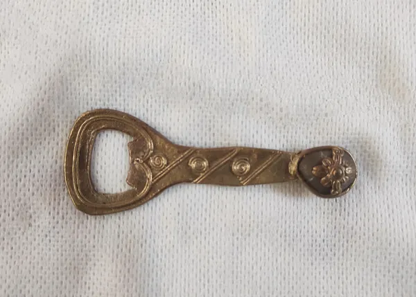 Bronze_&_River_Pebblebottle_Opener