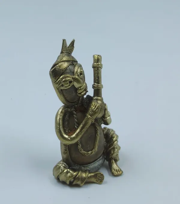Bronze_&_River_Pebblehookah_Smoking_Man