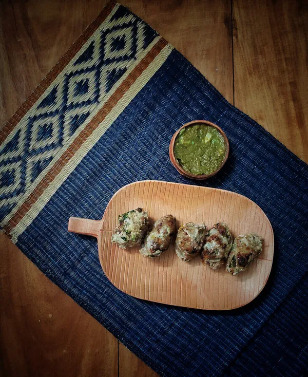 Leaf_Platter|_Handmade_Serving_Tray