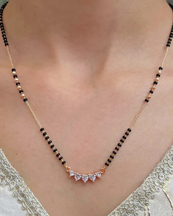 Black_And_Gold_Brass_Stone_Mangalsutra_Necklace_For_Women