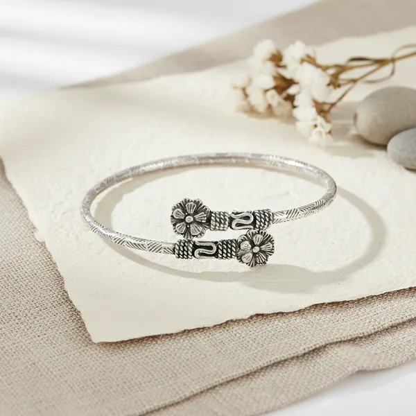 Rhodium_Flower_Silver_Bracelet_In_925_Sterling