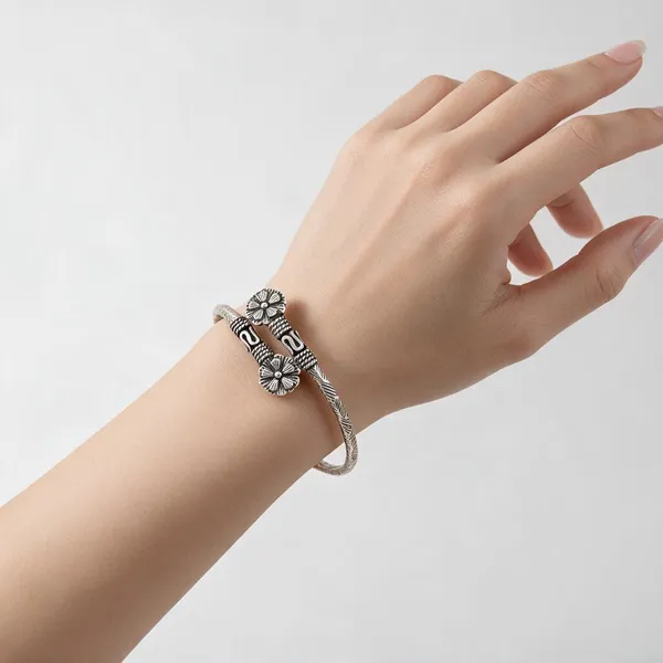 Rhodium_Flower_Silver_Bracelet_In_925_Sterling