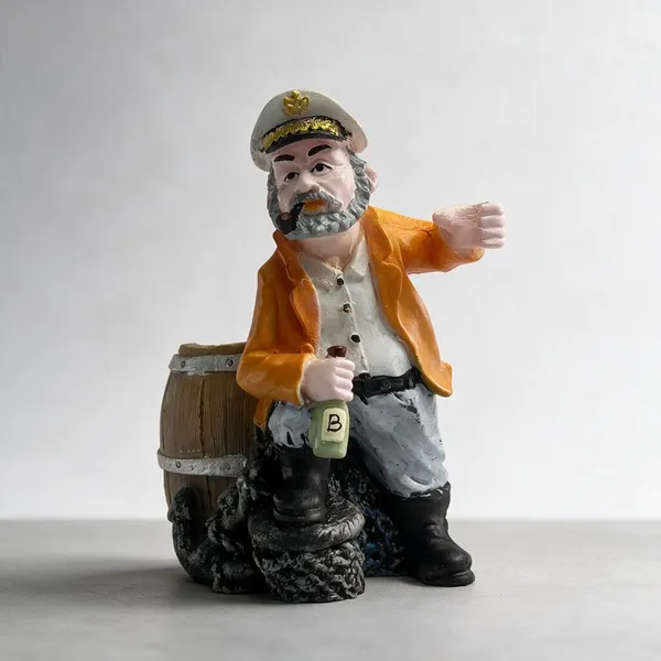 Resin_Sailor_Captain_With_Barrel_Figurine