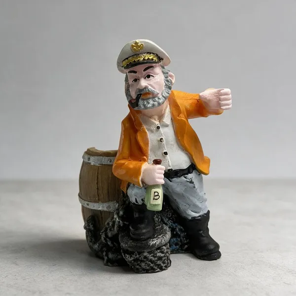Resin_Sailor_Captain_With_Barrel_Figurine