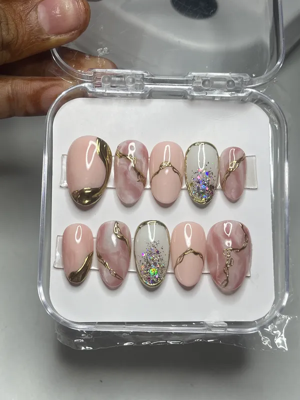 Saheli_Nude_Pink_Gold_Marble_Glitter_Press-On_Nail_Set_Of_10