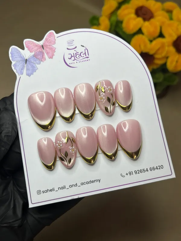 Saheli_Nude_Pink_Gold_French_Tip_Floral_Press-On_Nail_Set