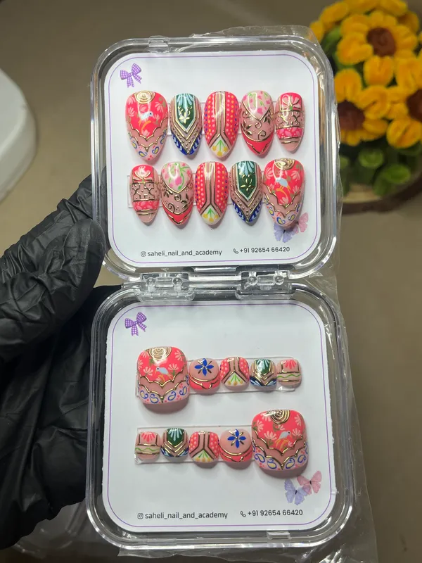 Saheli_Multicolor_Floral_Geometric_Nail_Art_Press-On_Nail_Set