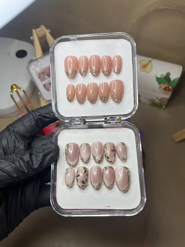 Saheli_Pink_Glitter_Almond_Gold_Embellished_Press-On_Nail_Set_Of_10