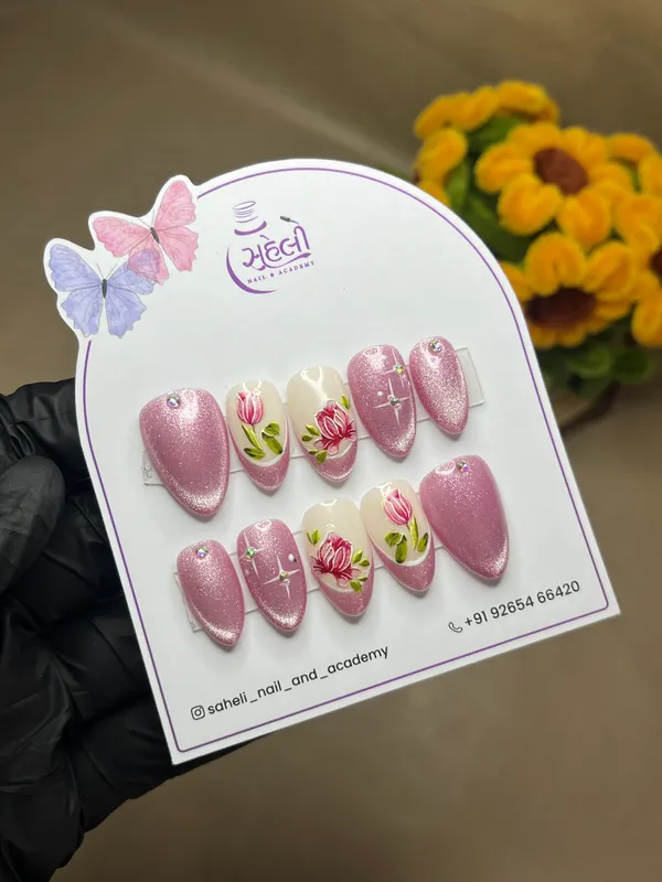 Saheli_Pink_Glitter_Floral_Rhinestone_Press-On_Nail_Set