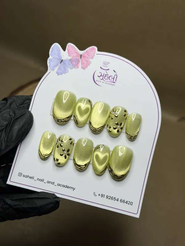 Saheli_Green_Gold_Chrome_Floral_Heart_Press-On_Nails