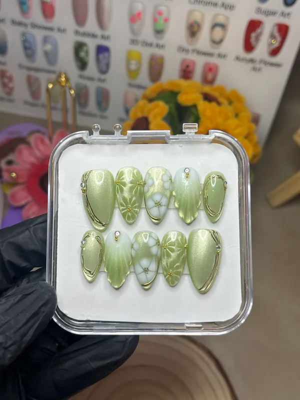 Green_Almond_Floral_Gold_Detail_Press-On_Nail_Set