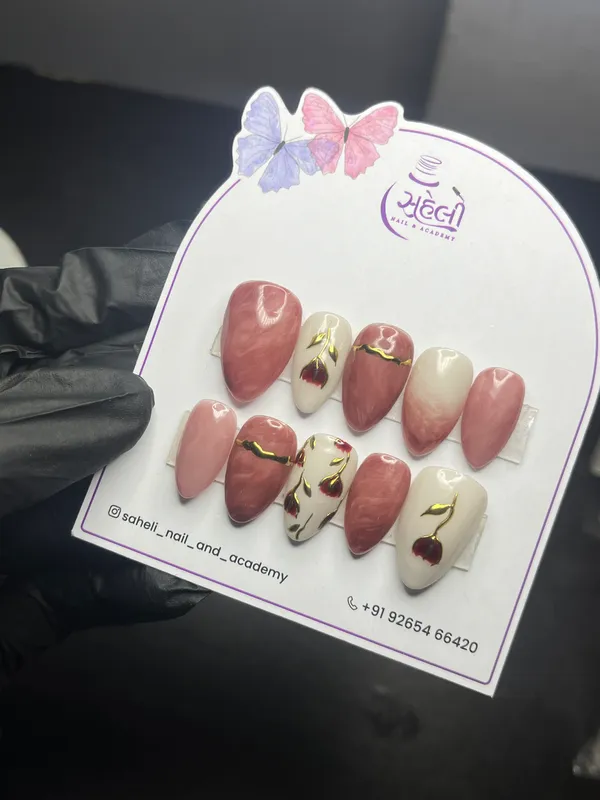 Saheli_Pink_Ivory_Almond_Floral_Marble_Press-On_Nails