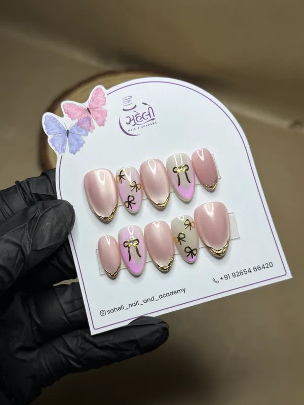 Nude_Pink_Bow_Embellished_Glossy_Press-On_Nail_Set