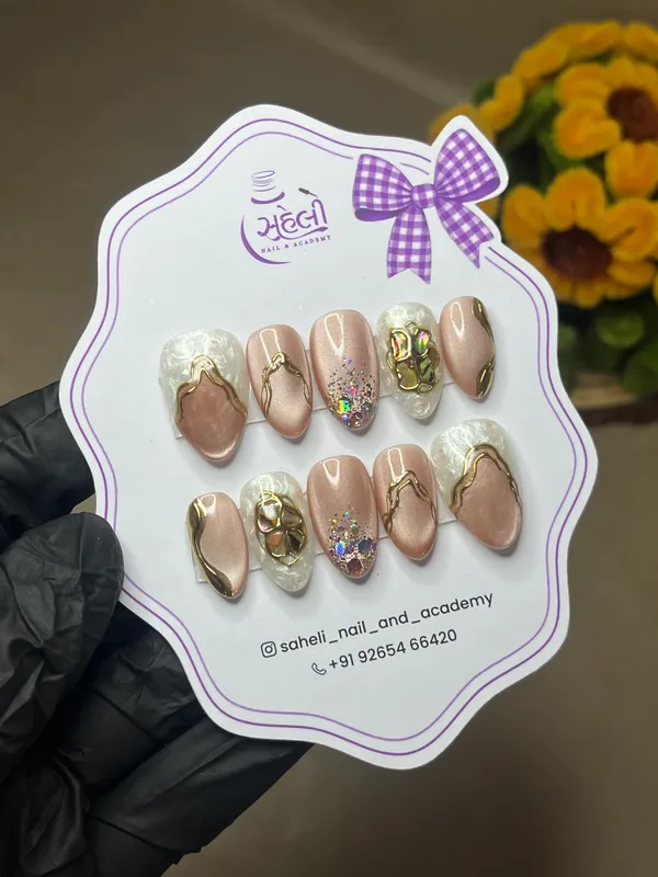 Nude_Gold_Glitter_Metallic_Accent_Press-On_Nail_Set