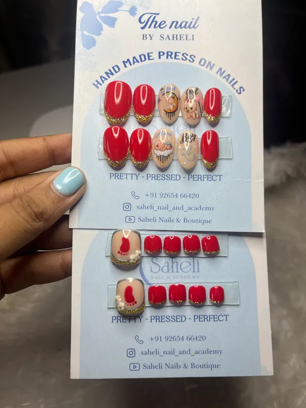 Saheli_Red_Gold_Accent_Handmade_Decorative_Press-On_Nails