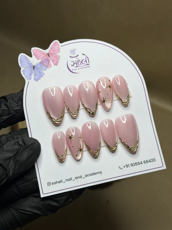 Saheli_Pink_Glossy_Gold_Accent_Press-On_Nails