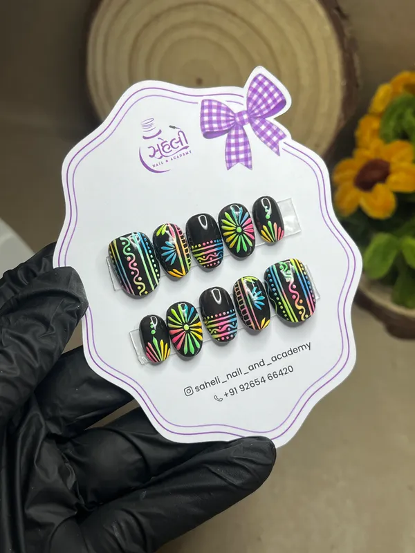 Saheli_Black_Multicolor_Floral_Wave_Printed_Press-On_Nails